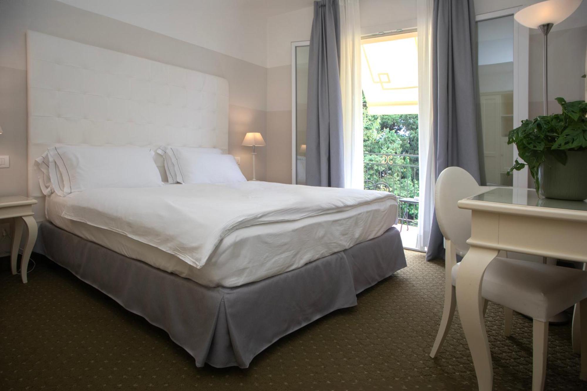 Palace Hotel San Pietro Бардолино Екстериор снимка