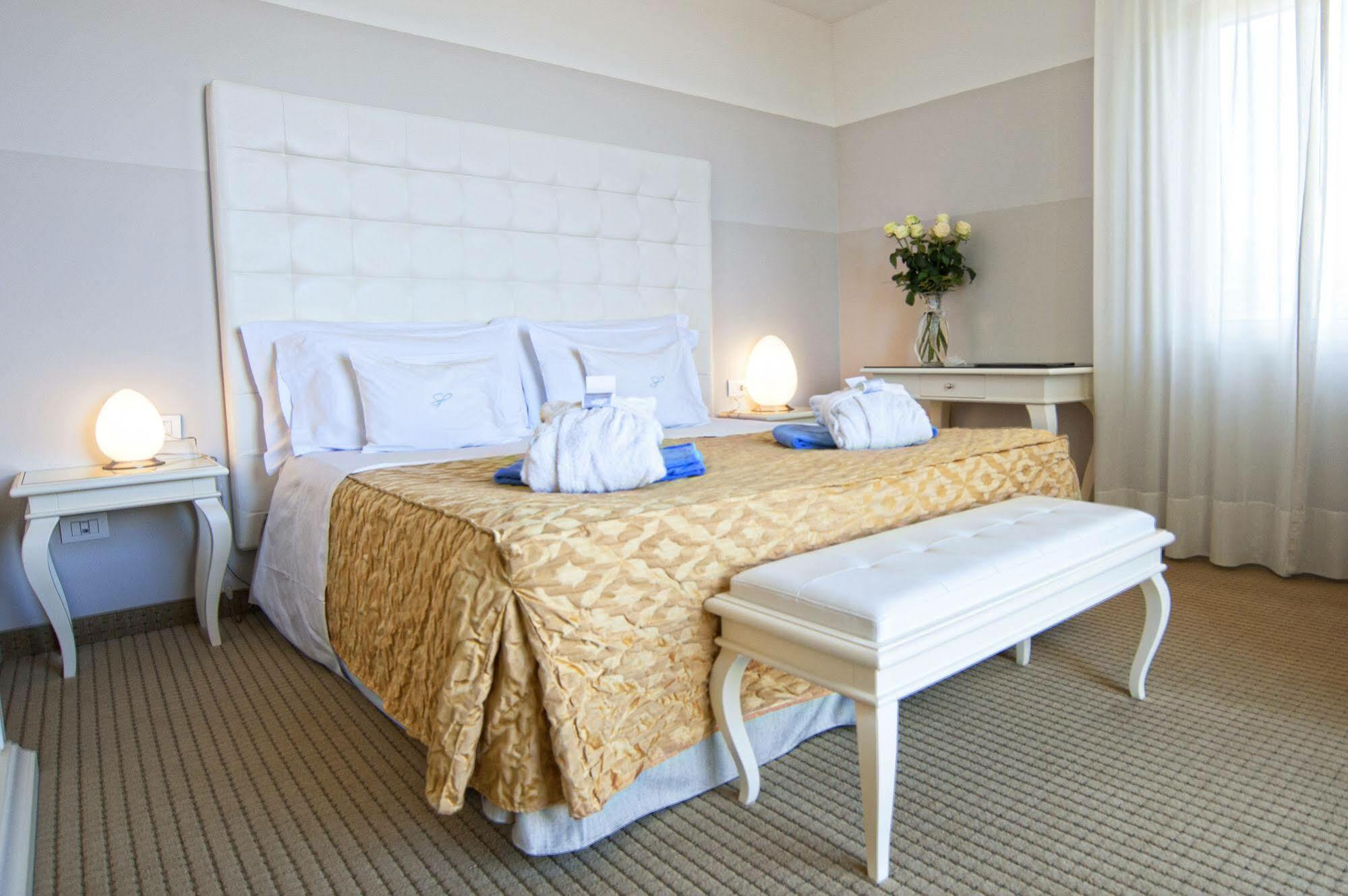 Palace Hotel San Pietro Бардолино Екстериор снимка