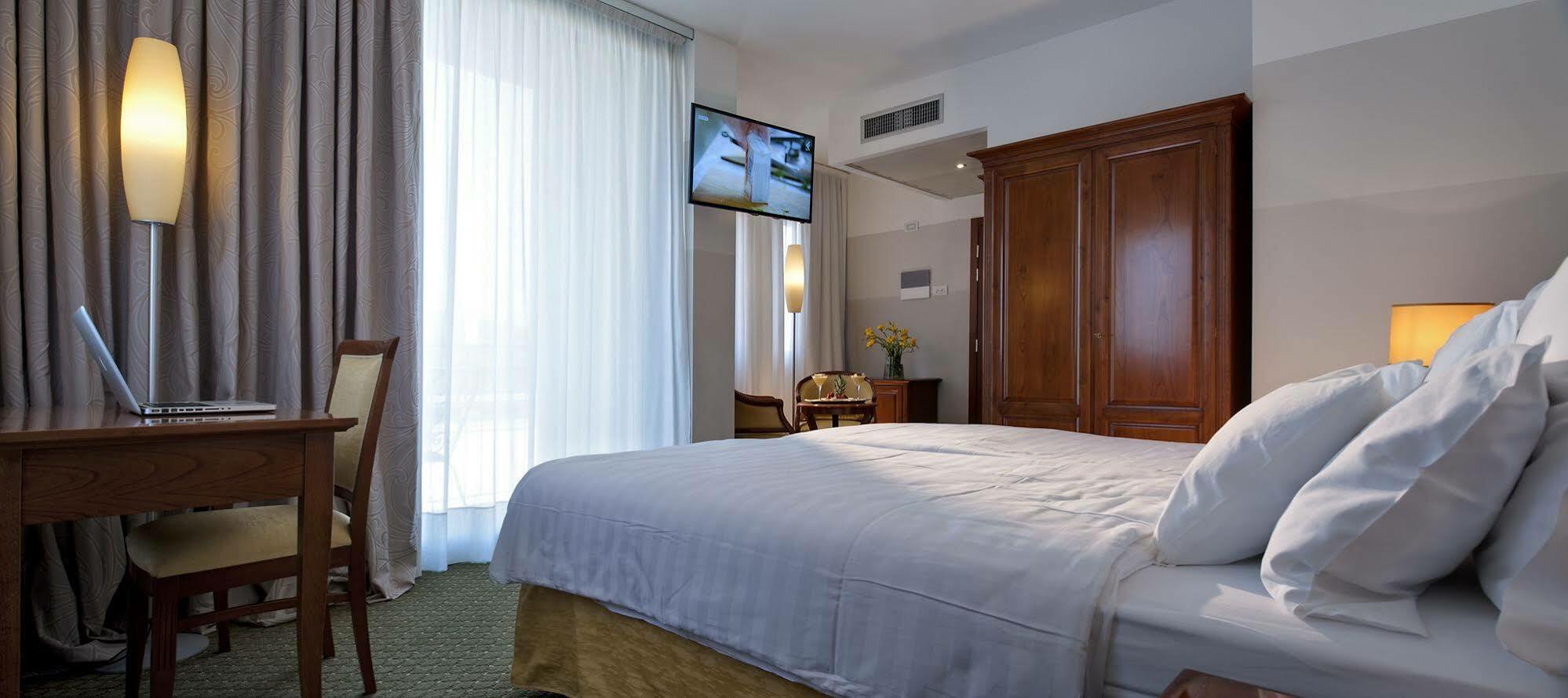 Palace Hotel San Pietro Бардолино Екстериор снимка